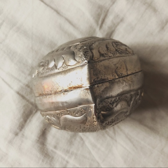 Antique Bohemian Artisan Heart Shaped Metal Tin - Picture 5 of 16